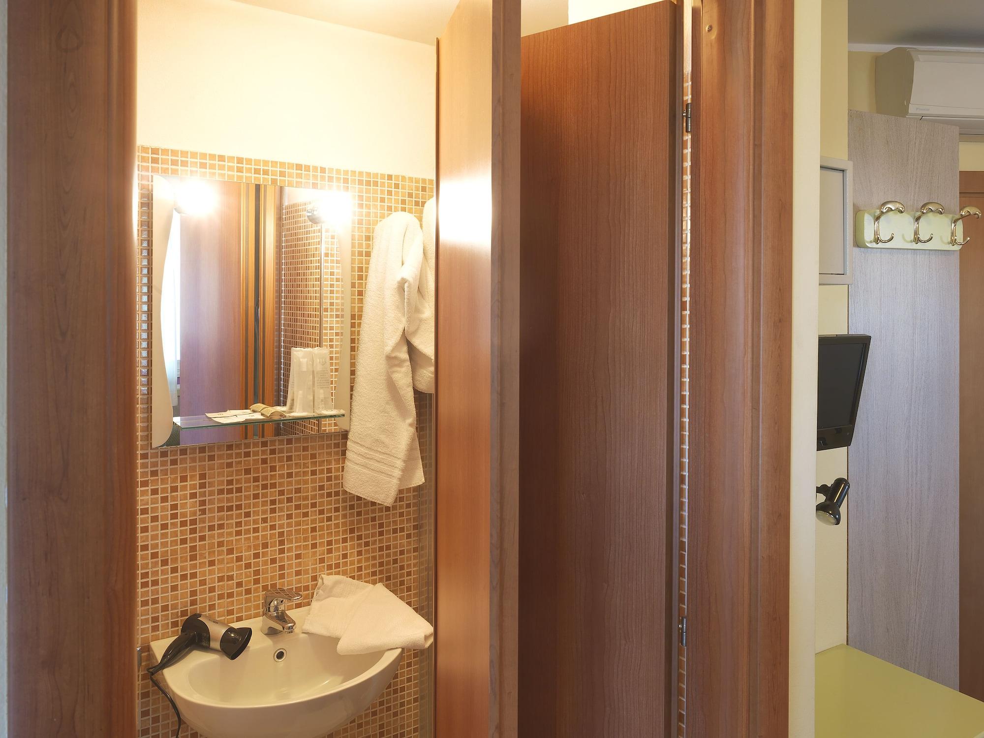 Hotel Arco Romana Milan Exterior photo